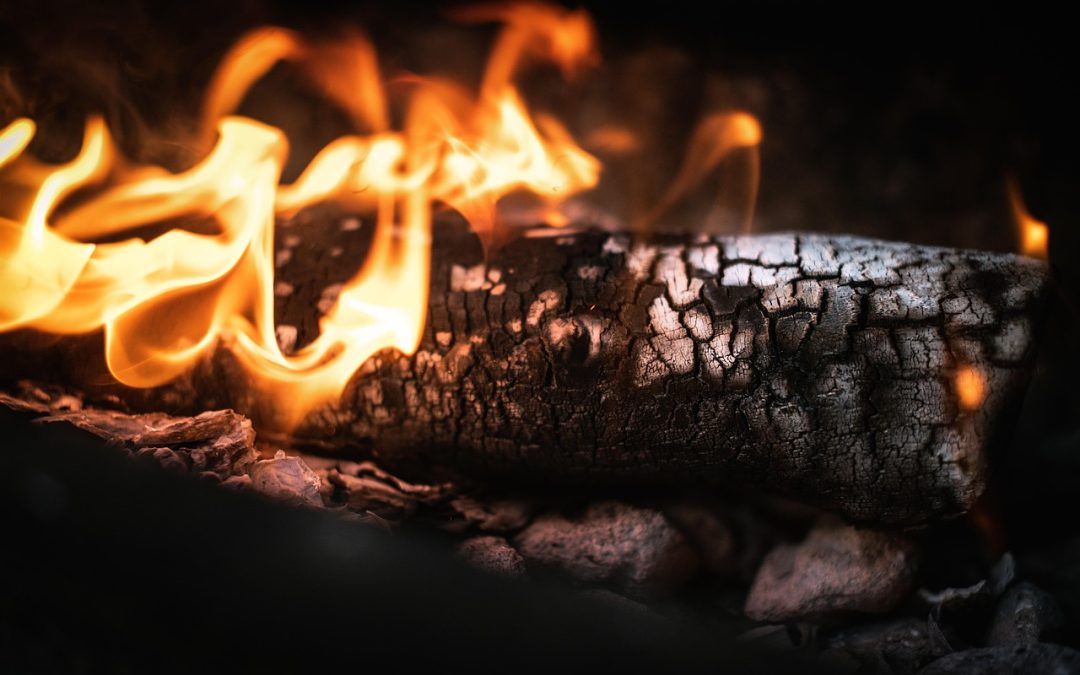 Dinas Damkar Mempawah Bantu Kecelakaan Di Jalan Protokol